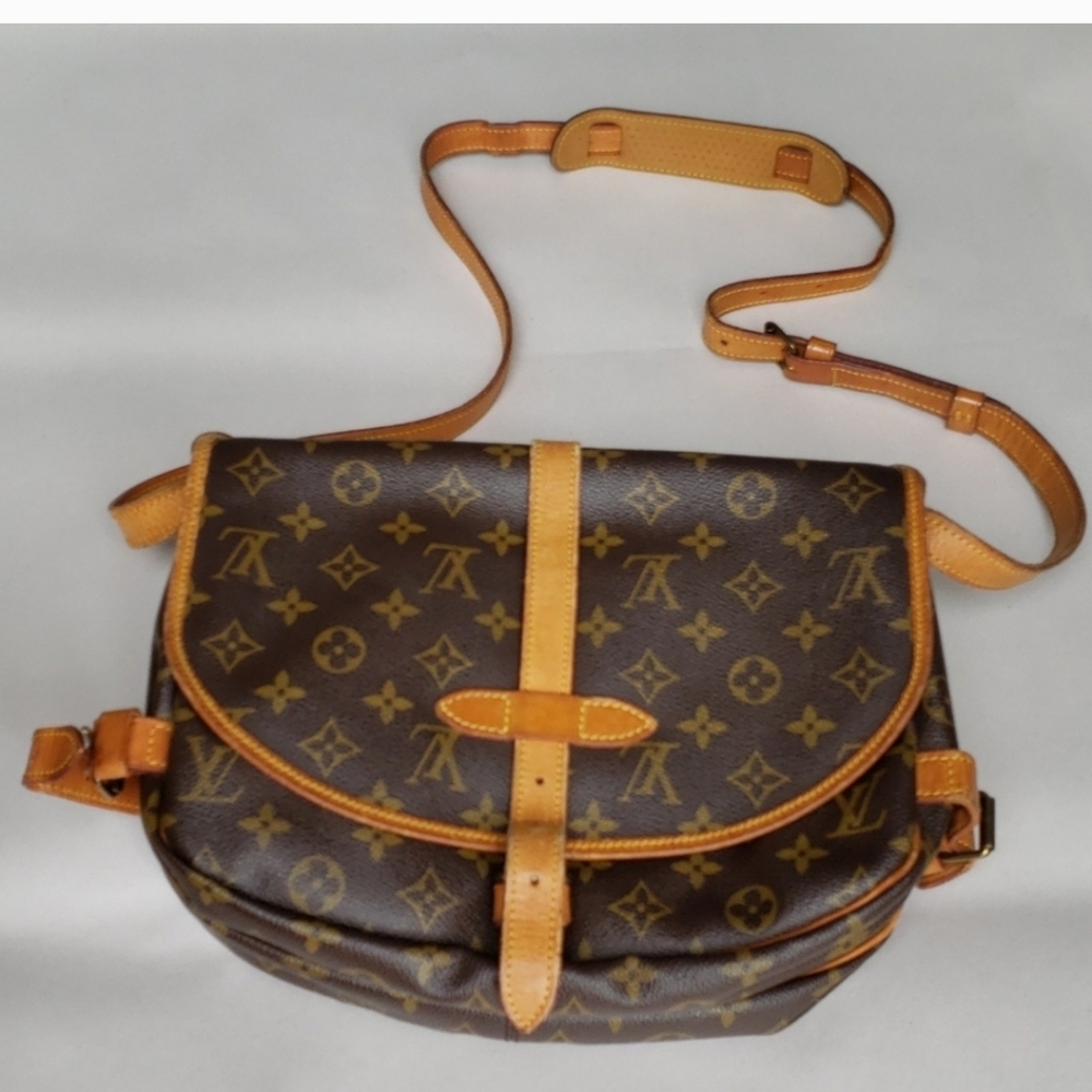 ***FINAL PRICE*** VINTAGE LOUIS VUITTON BAG. PLEASE SEE PICTURES